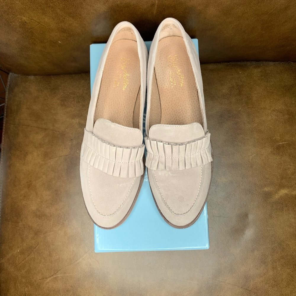 Seychelles Taupe Powerful Suede Loafer 9